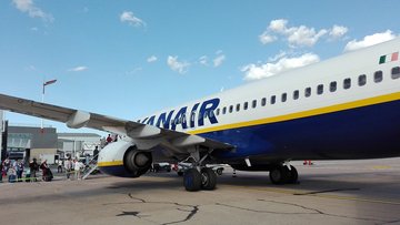 Ryanair, è legale pagare il bagaglio a mano? Cosa dicono i giudici