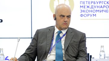 Descalzi (ENI) su cambiamenti climatici e petrolio: Volete la soluzione o un nemico?