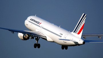 La prossima norma UE è controcorrente, gli aeroporti europei chiedono la fine della norma sui 100 ml per i liquidi