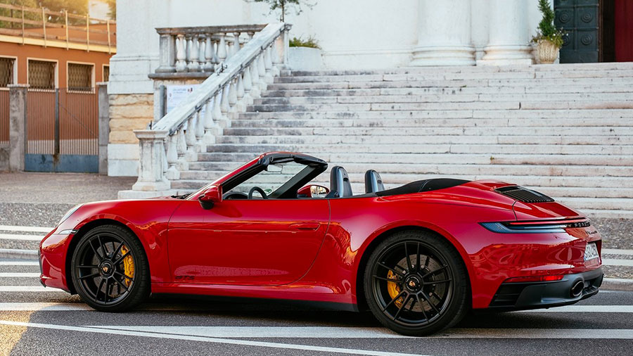 Porsche 911 Carrera GTS Cabriolet: motore, prestazioni, prezzi, foto