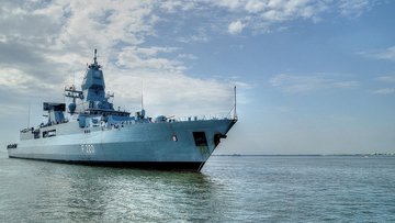 L'Italia guarda con preoccupazione il declino di questo Paese. Dal 1945 ha perso circa 340 navi da guerra