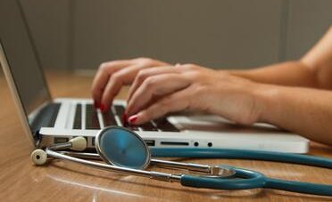 Spese sanitarie rimborsate: spetta la detrazione con modello 730/2025?