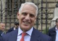 UniCredit, Orcel sotto assedio in Italia e in Germania. La Grecia gli fa invece le congratulazioni