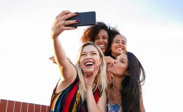 Questo telefono Samsung è un carro armato. Ha una super fotocamera e un prezzo accessibile