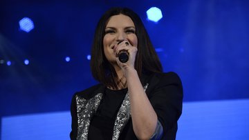 Laura Pausini racconta il suo dramma. “Così ho perso tutti i miei soldi”