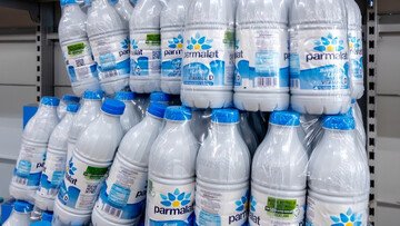 Parmalat denunciata da un consumatore. Trovati vetri nella confezione di latte