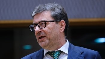 Aumento tasse in arrivo? Giorgetti nega, ma chiede “sacrifici a tutti”