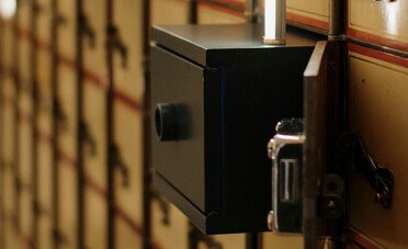 Quanto costa una cassetta di sicurezza in banca (e quando conviene)