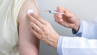 Campagna vaccinale Covid, a fine gennaio via alla fase due: chi verrà vaccinato