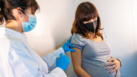 Covid, madri vaccinate partoriscono bimbi con anticorpi