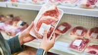 Tassa sulla carne per salvare clima e ambiente? La proposta dall'Europa