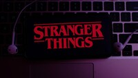 Netflix, Stranger Things 4 chiude per coronavirus: le serie a rischio