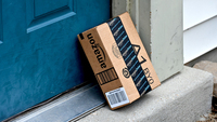 Amazon, non più solo beni di prima necessità: ripartono le consegne