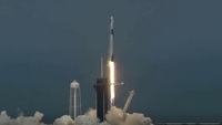 SpaceX, lancio riuscito: dopo 9 anni gli USA tornano nello spazio con Crew Dragon