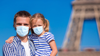 Francia allarme Covid: record di nuovi casi, mascherina obbligatoria a Parigi