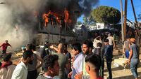 Incendio nel campo profughi più grande della Grecia: cosa è successo davvero a Moria?