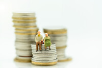Pensione a 71 anni per chi oggi prende stipendi bassi: chi è a rischio