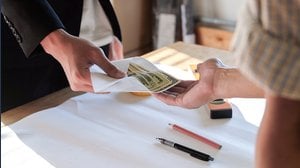 Stipendio in ritardo o non pagato per niente. Cosa deve fare il lavoratore?