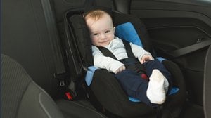 Fino a che età è obbligatorio il seggiolino in auto?